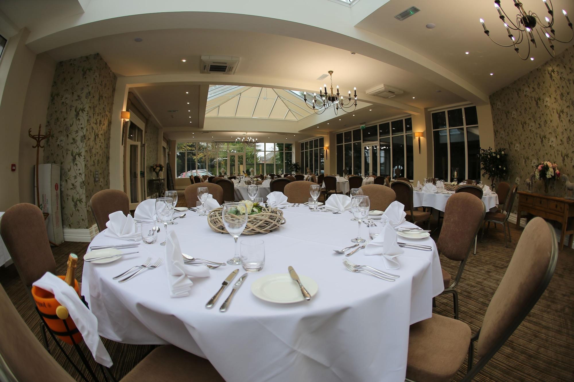 St Andrews Town Hotel ดรอยท์วิช ภายนอก รูปภาพ