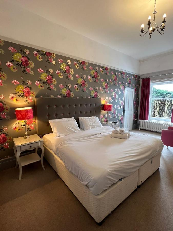St Andrews Town Hotel ดรอยท์วิช ภายนอก รูปภาพ
