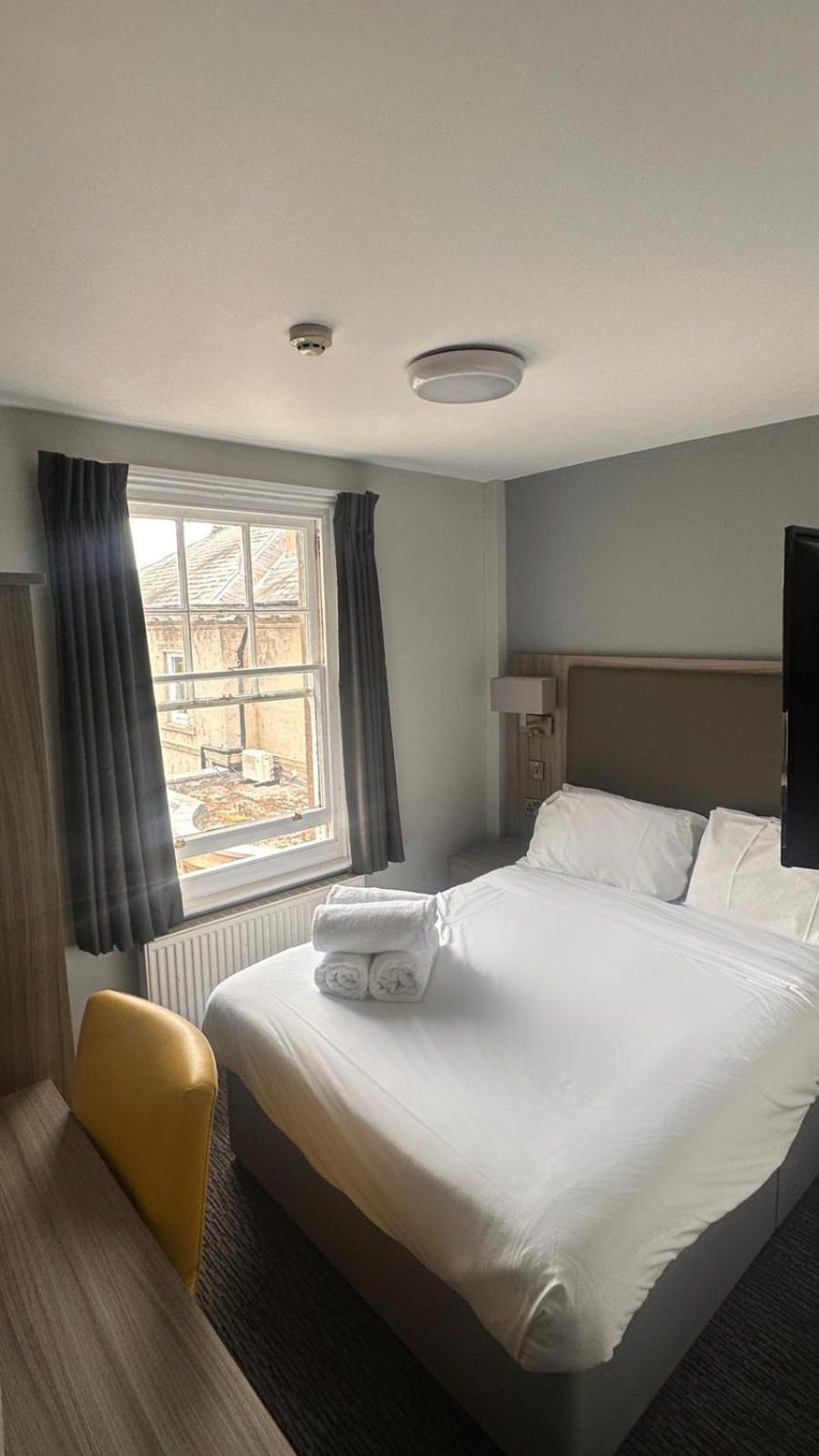 St Andrews Town Hotel ดรอยท์วิช ภายนอก รูปภาพ