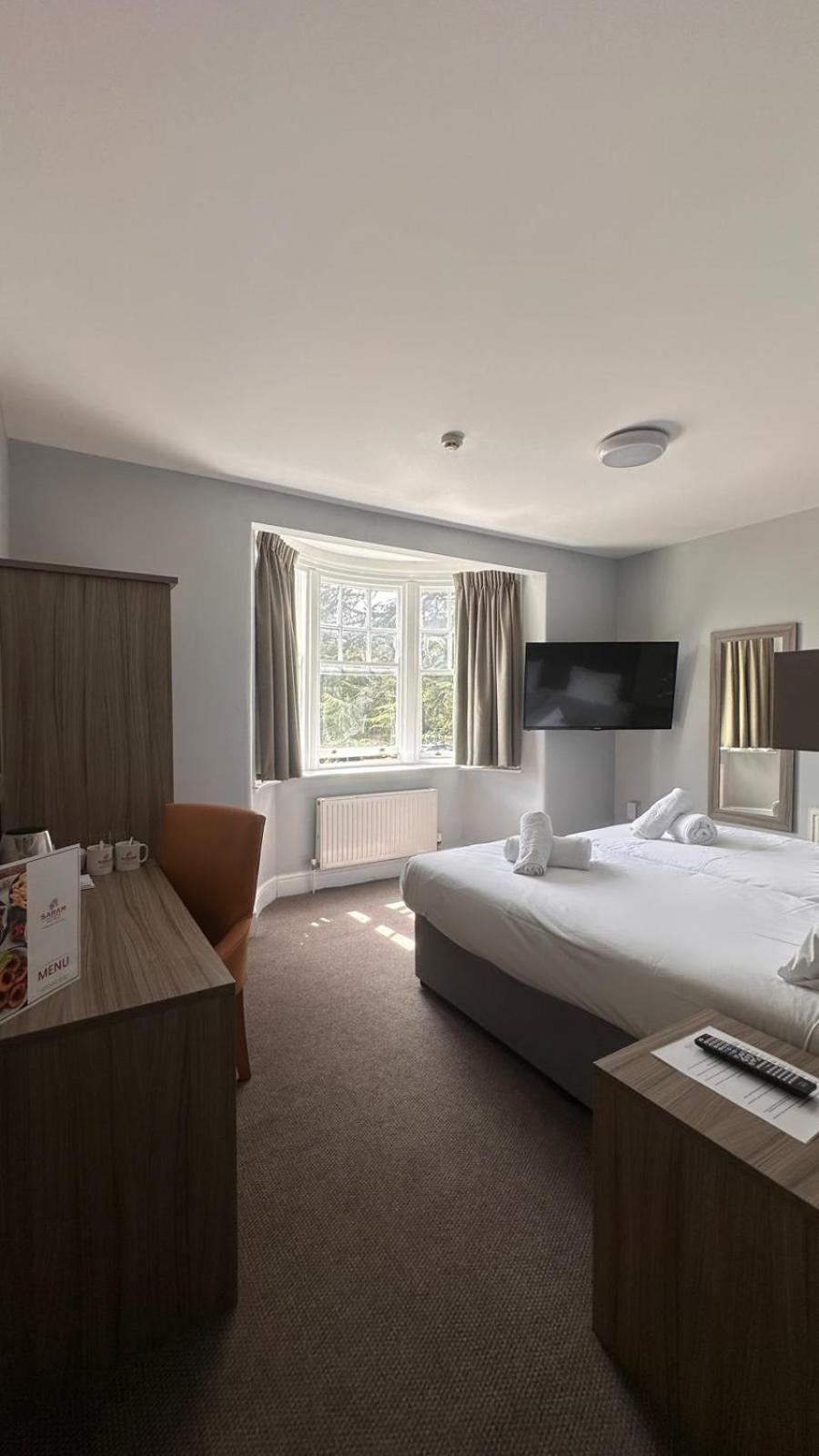 St Andrews Town Hotel ดรอยท์วิช ภายนอก รูปภาพ