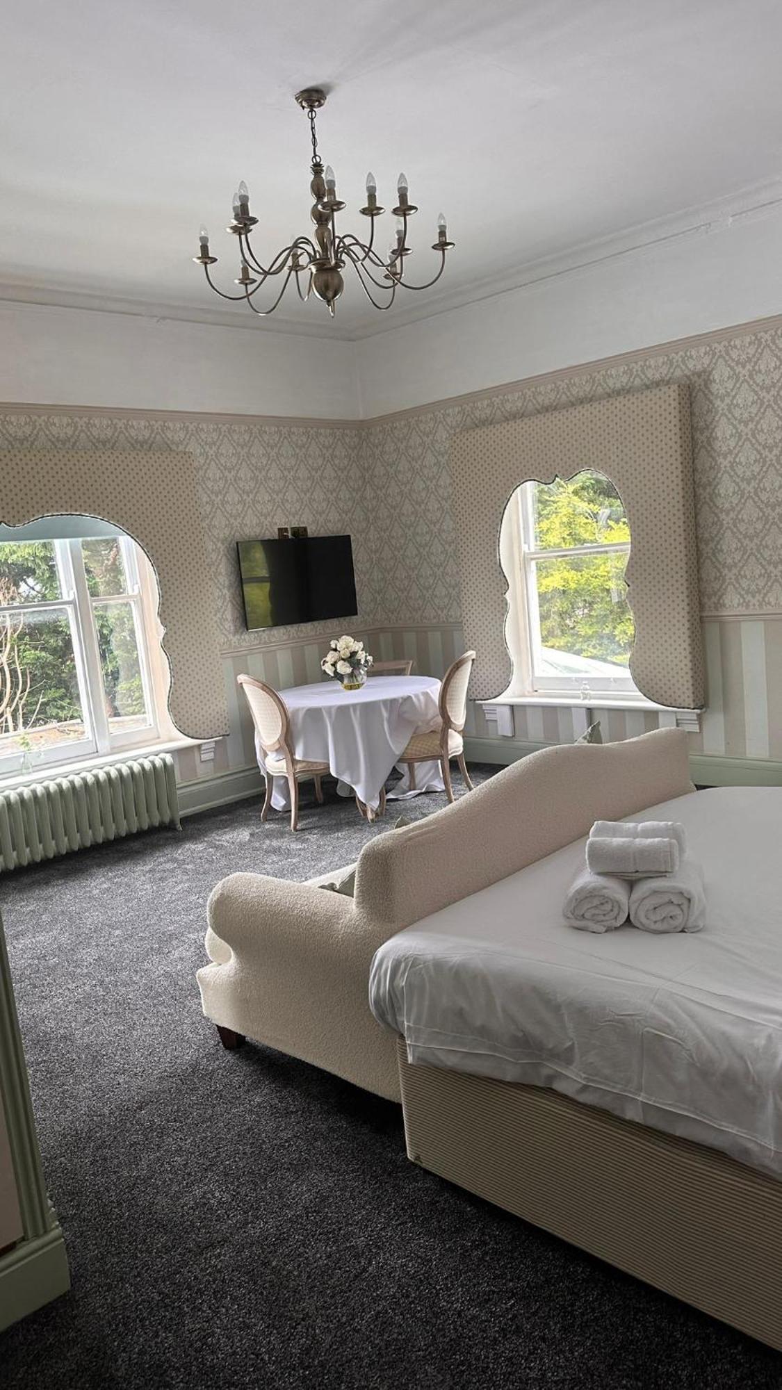 St Andrews Town Hotel ดรอยท์วิช ภายนอก รูปภาพ