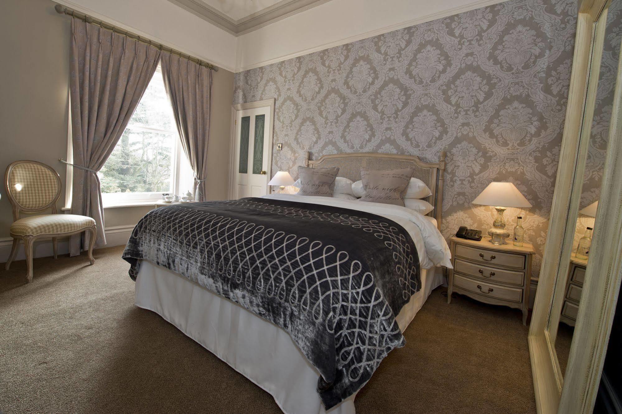 St Andrews Town Hotel ดรอยท์วิช ภายนอก รูปภาพ