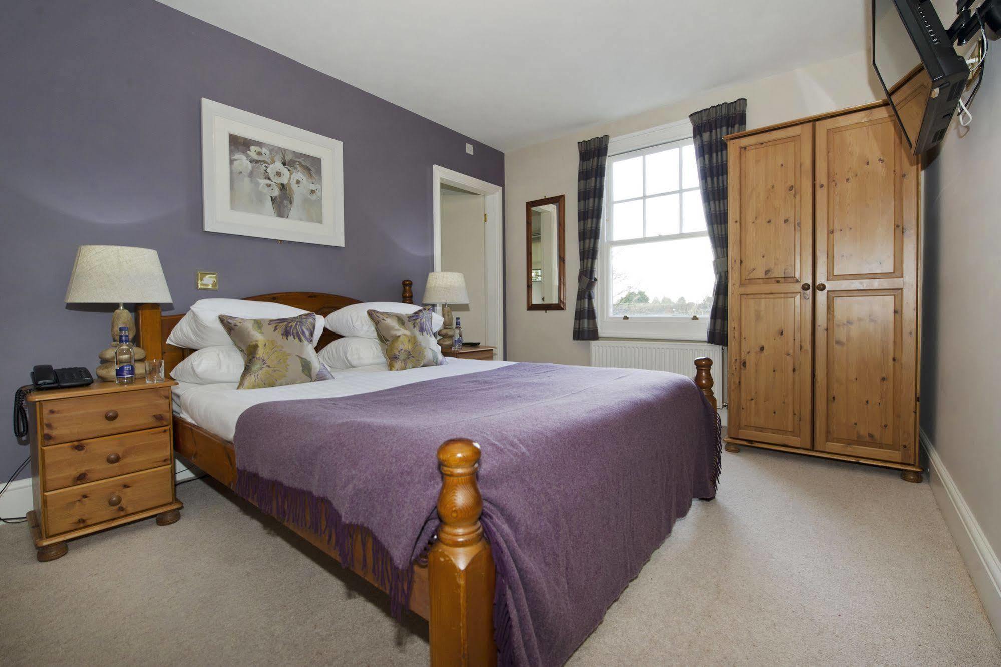 St Andrews Town Hotel ดรอยท์วิช ภายนอก รูปภาพ