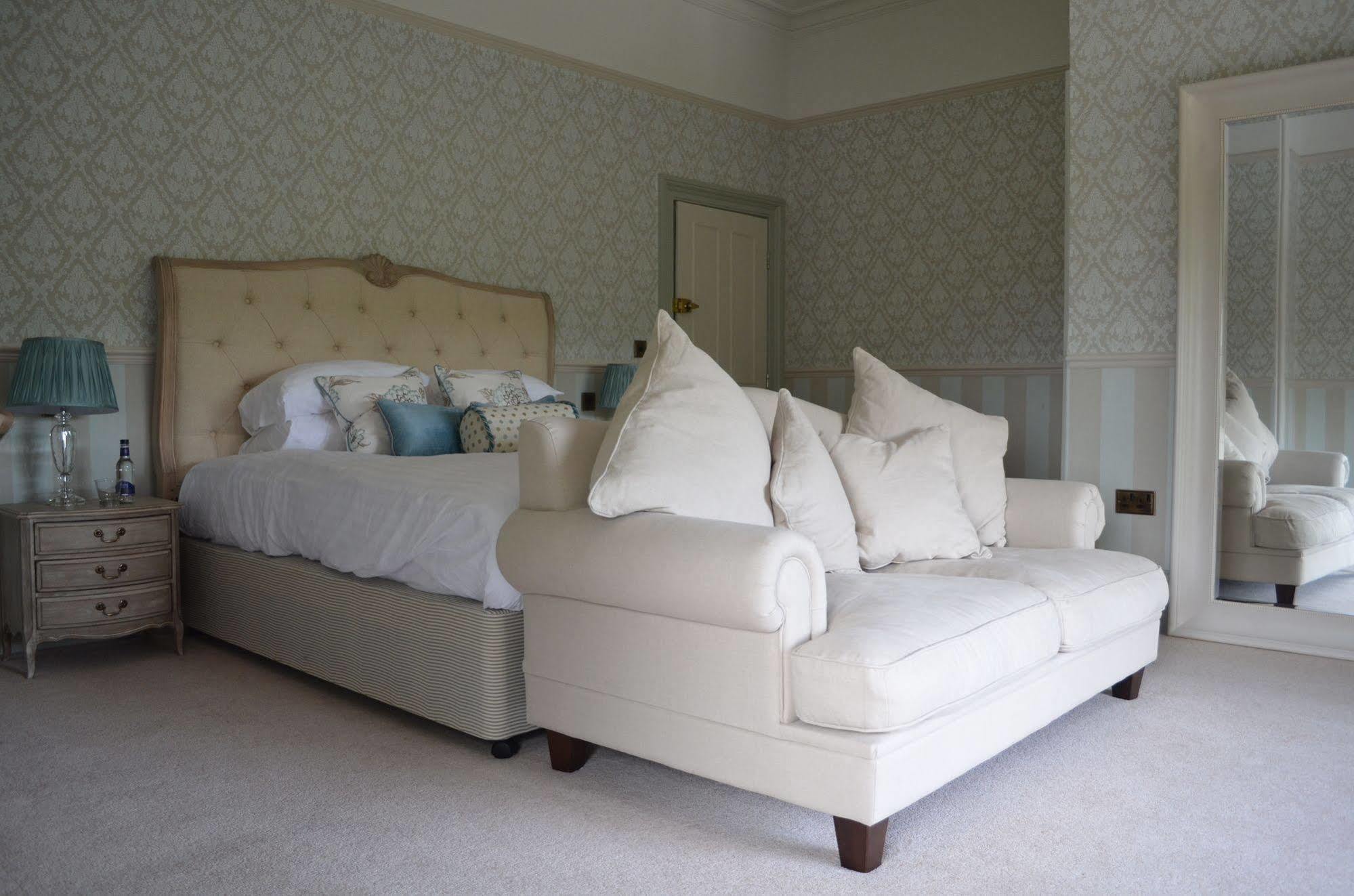 St Andrews Town Hotel ดรอยท์วิช ภายนอก รูปภาพ